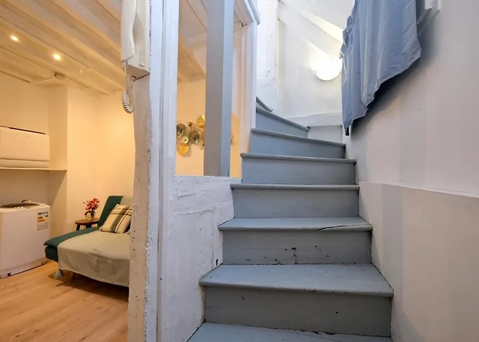 Duplex Atypique Et Cosy Au Coeur De *